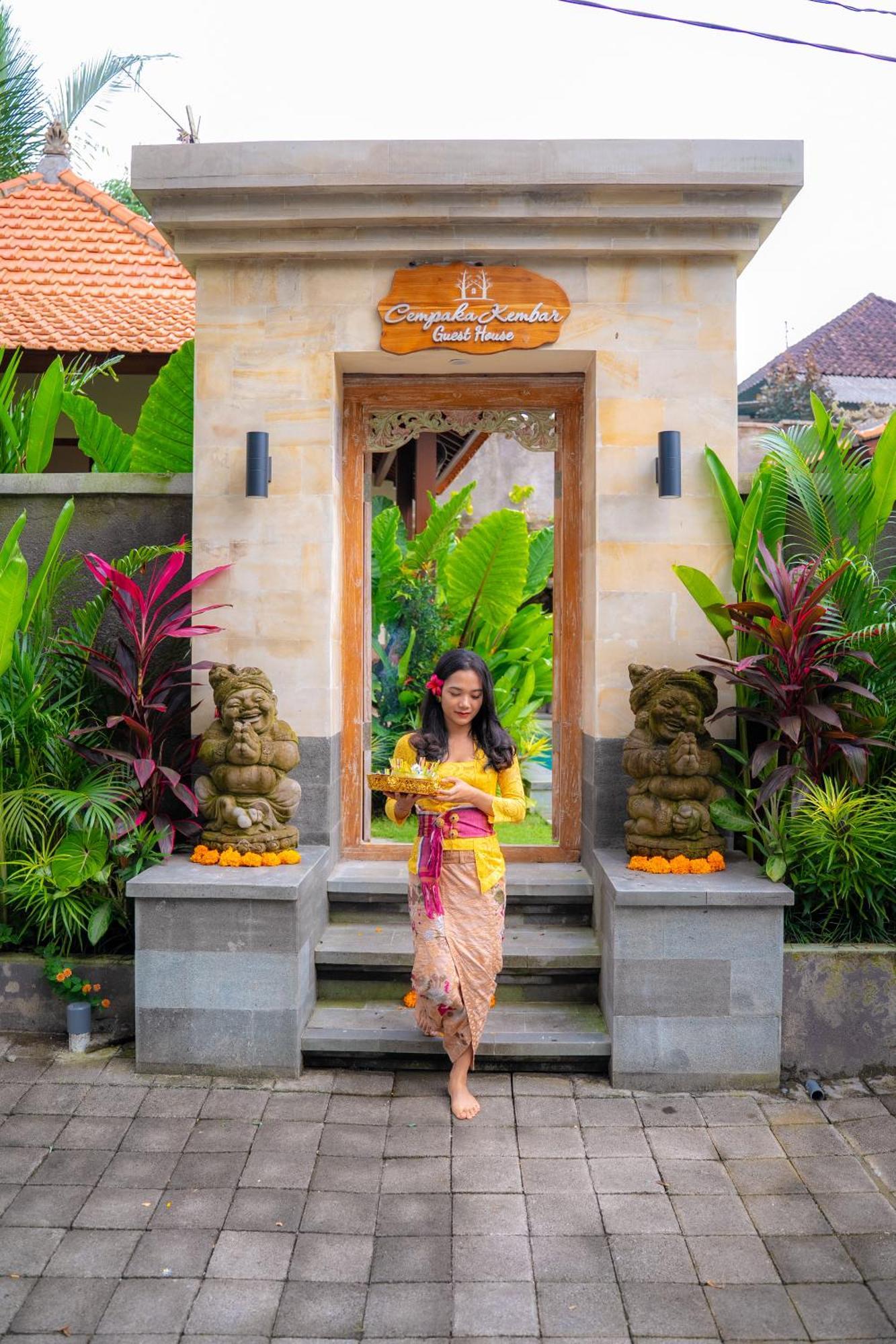 Cempaka Kembar Guest House Ubud Buitenkant foto